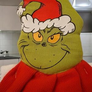 Dr. Seuss The Grinch Novelty 2pc Kitchen Towel Set - Red and Green